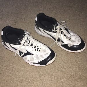Mizuno volleyball shoes